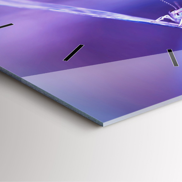 Horloge murale carrée 'Papillon sur l''herbe'