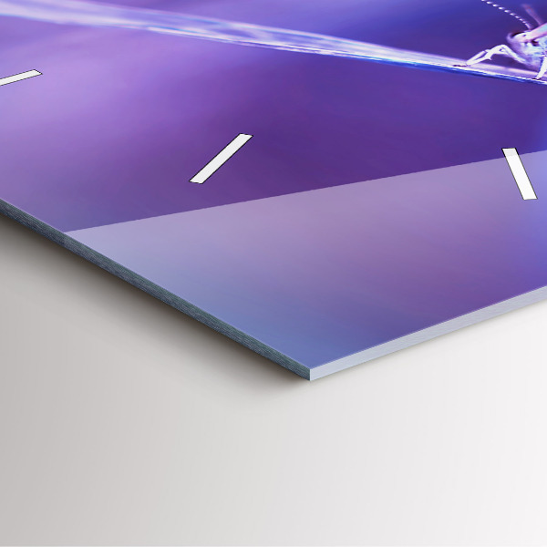 Horloge murale carrée 'Papillon sur l''herbe'