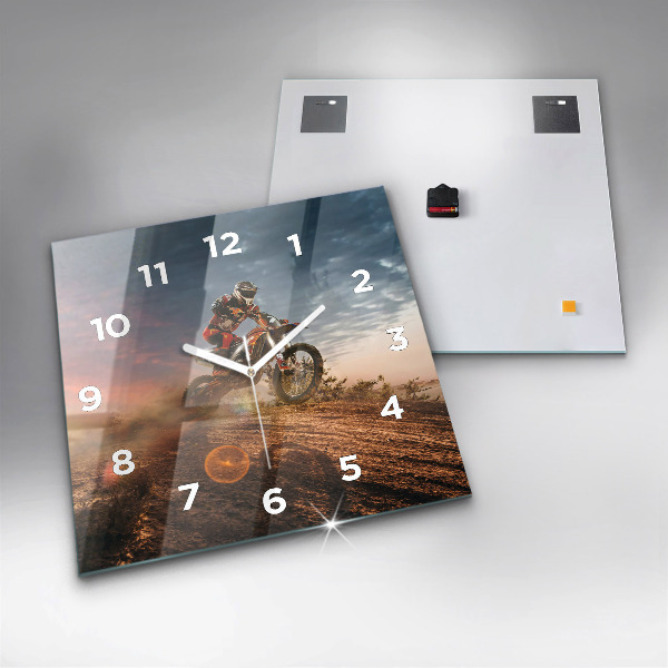 Horloge murale carrée Homme sur une moto