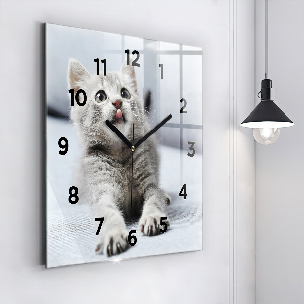 Horloge carrée en verre Chat sur le canapé