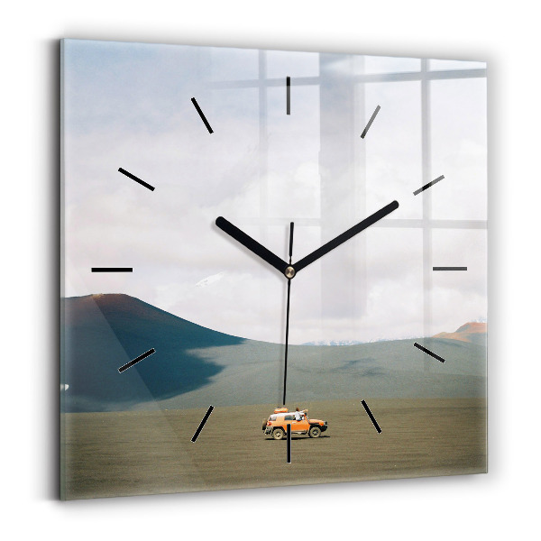 Horloge murale carrée Véhicule dans le désert du Kamtchatka