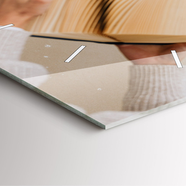 Horloge murale carrée Un moment avec un livre