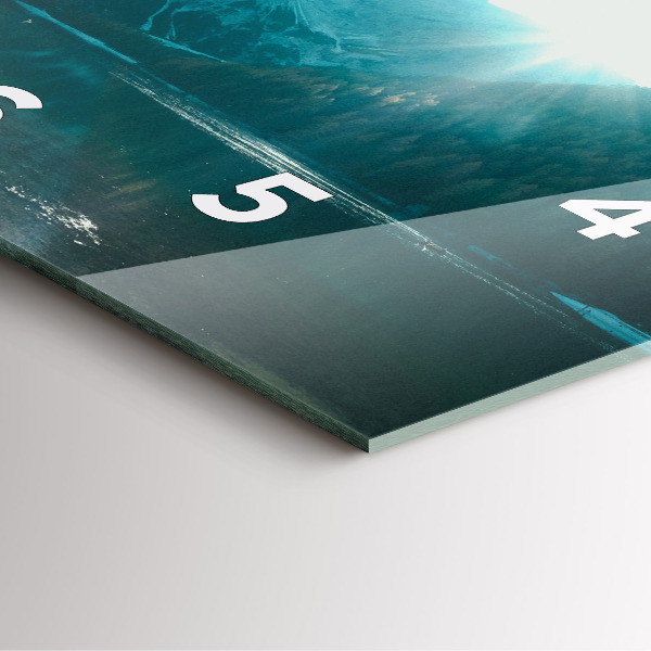 Horloge murale carrée Montagne et rivière en Pologne