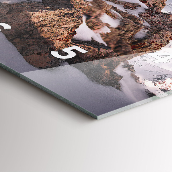 Horloge murale carrée Une montagne couverte de neige