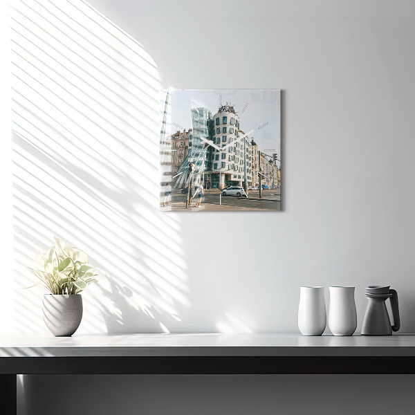 Horloge murale carrée Maison dansante de Prague