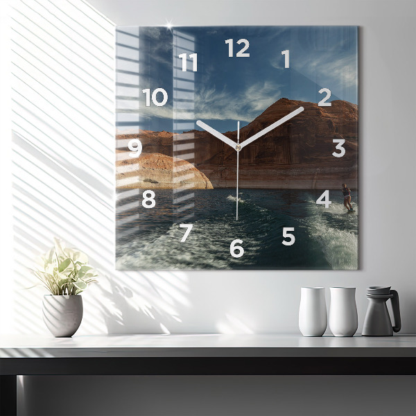 Horloge murale carrée Personne sur des skis nautiques