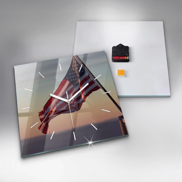 Horloge murale carrée Drapeau des États-Unis flottant