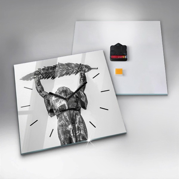 Horloge murale carrée Statue de la Liberté à Budapest