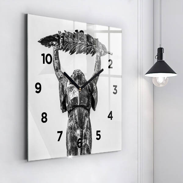 Horloge murale carrée Statue de la Liberté à Budapest