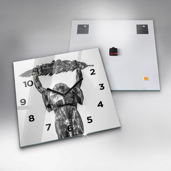 Horloge murale carrée Statue de la Liberté à Budapest