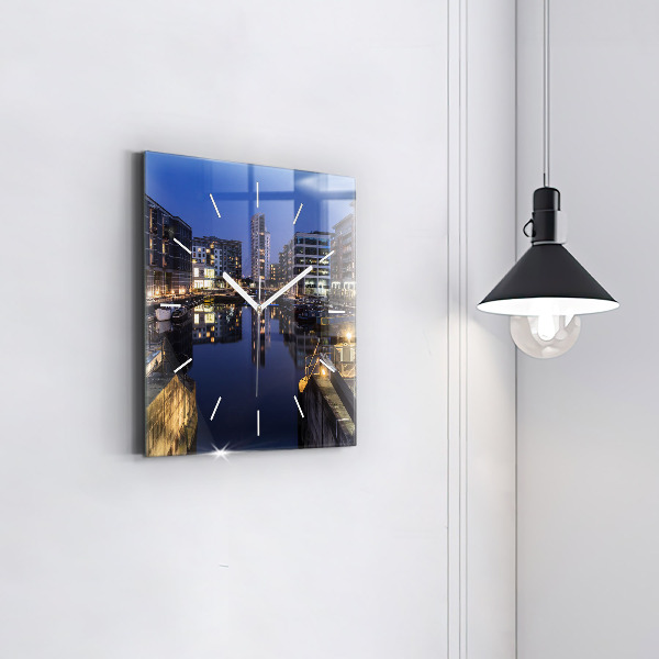 Horloge murale carrée La ville illuminée la nuit