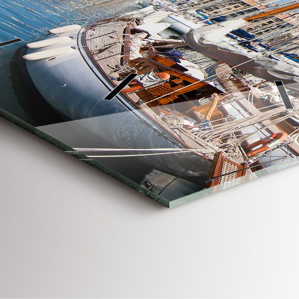 Horloge murale carrée Port de plaisance à Marseille France