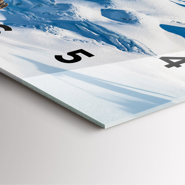 Horloge carrée en verre Skieur dans les Alpes