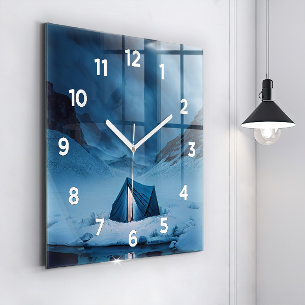 Horloge murale carrée 'Tente dans les montagnes d''Islande'