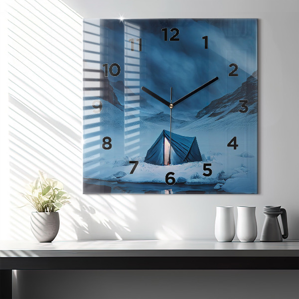 Horloge murale carrée 'Tente dans les montagnes d''Islande'