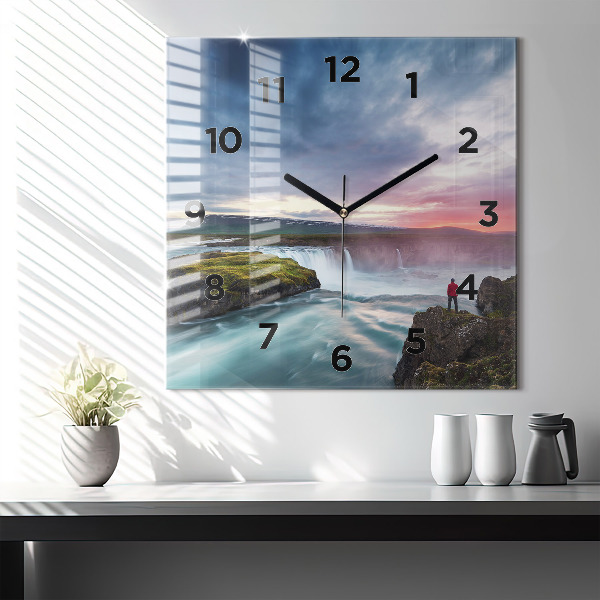 Horloge carrée en verre Paysage avec une cascade