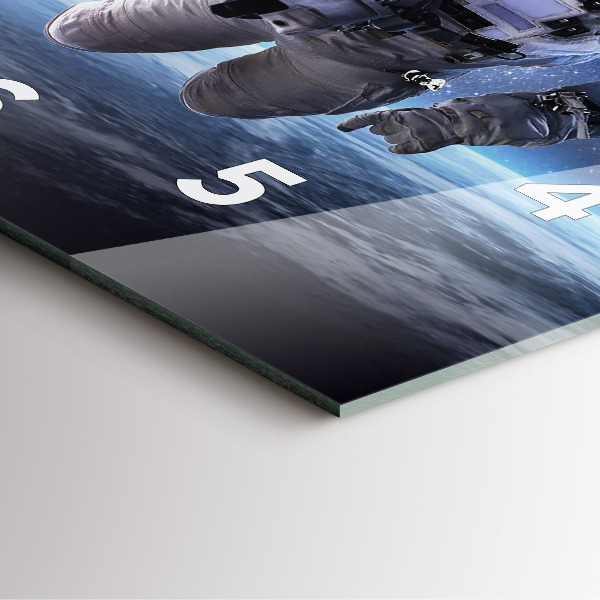 Pendule carrée en verre Astronaute au-dessus de la Terre