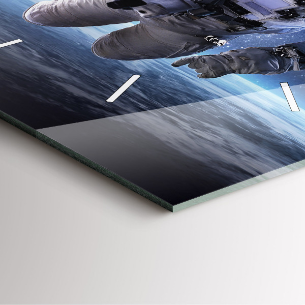 Pendule carrée en verre Astronaute au-dessus de la Terre