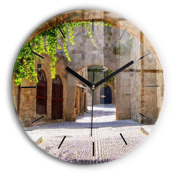 Horloge ronde Rue pittoresque de Rhodes