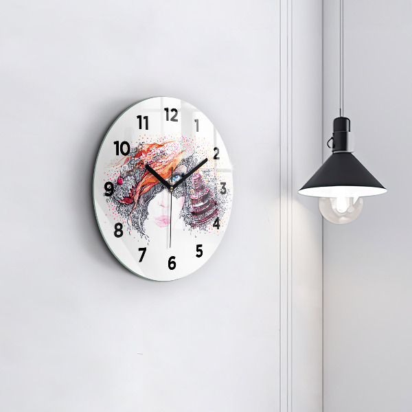 Horloge ronde Douce femme avec un gâteau