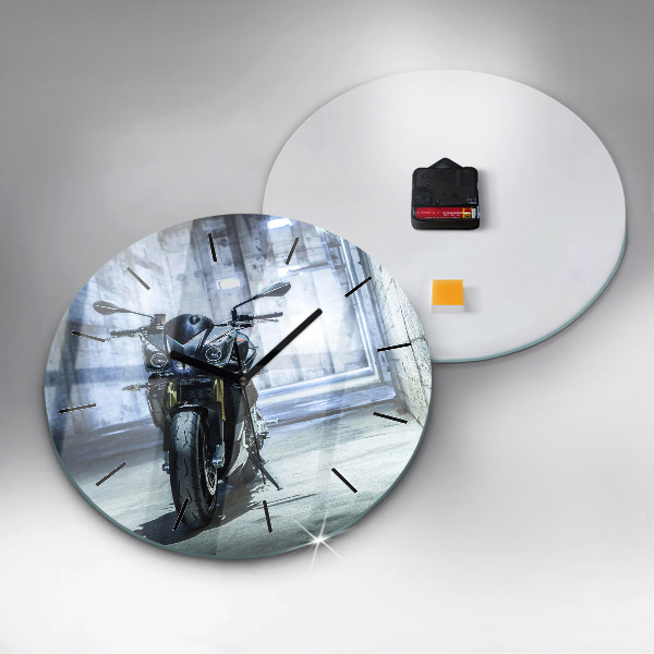 Horloge ronde Moto dans la ruelle