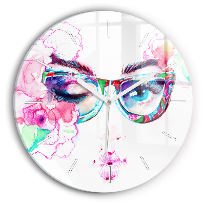 Horloge ronde Femme avec des lunettes