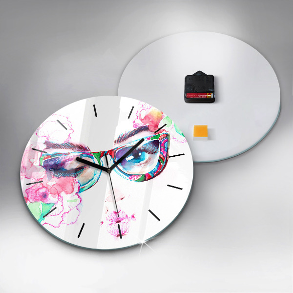 Horloge ronde Femme avec des lunettes