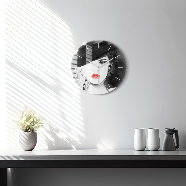 Horloge ronde Femme au chapeau