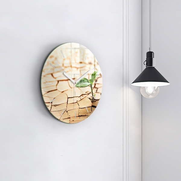 Horloge ronde Planter dans un sol sec