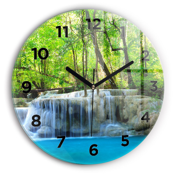 Horloge ronde Cascade dans la forêt