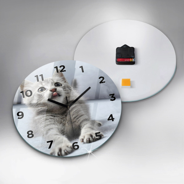 Horloge ronde Chat sur le canapé