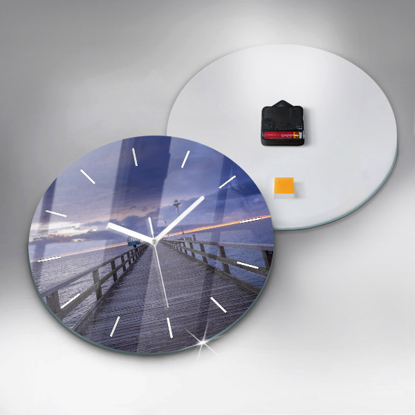 Horloge ronde Jetée sur la mer Baltique