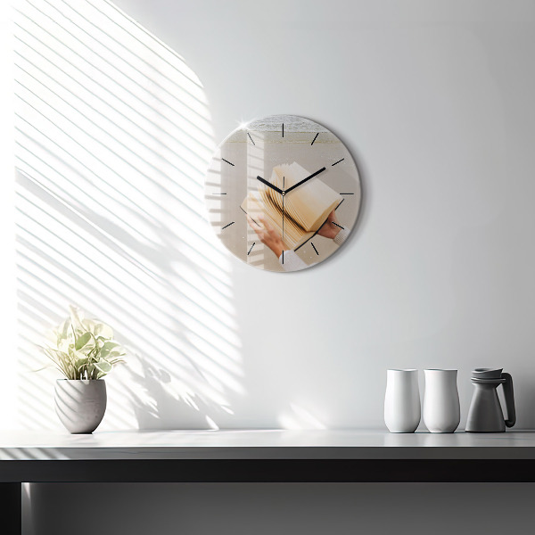 Horloge ronde Un moment avec un livre