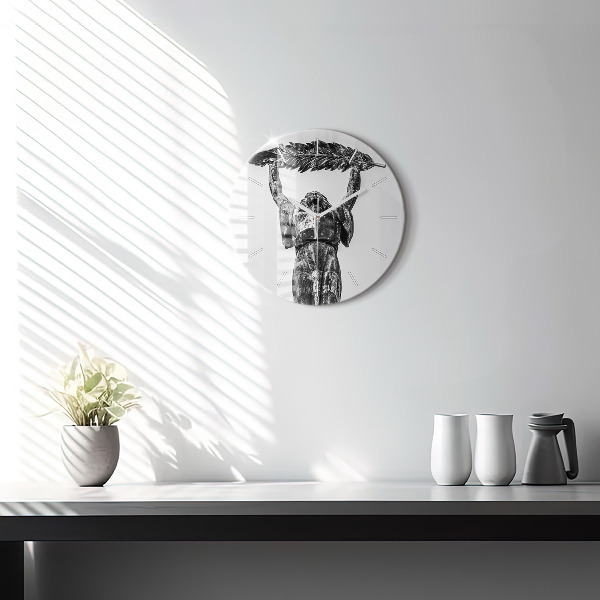 Horloge ronde Statue de la Liberté à Budapest