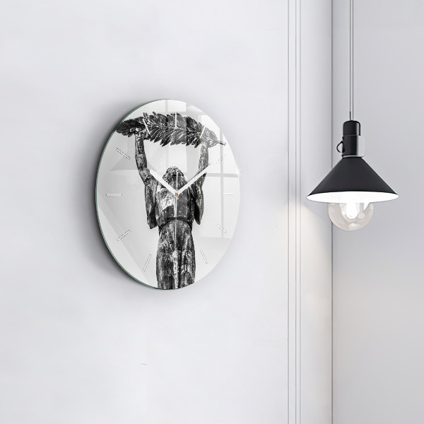 Horloge ronde Statue de la Liberté à Budapest