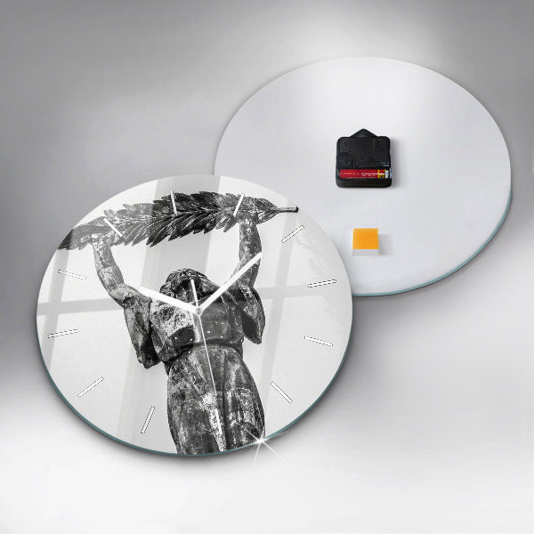 Horloge ronde Statue de la Liberté à Budapest