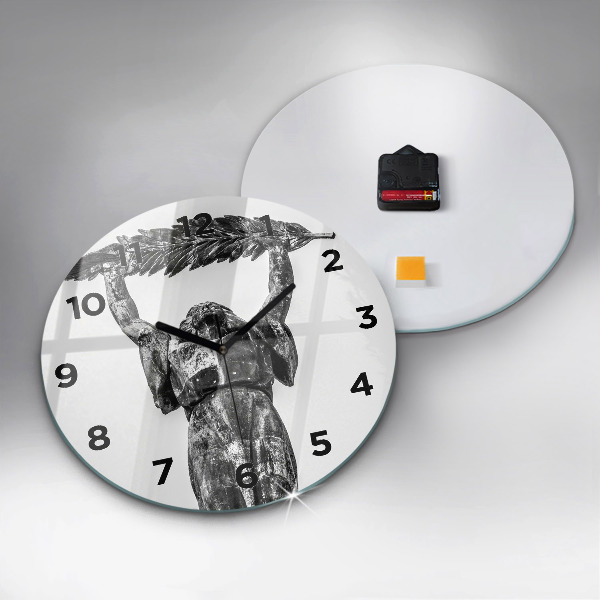 Horloge ronde Statue de la Liberté à Budapest