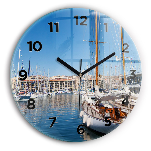 Horloge ronde Port de plaisance à Marseille France