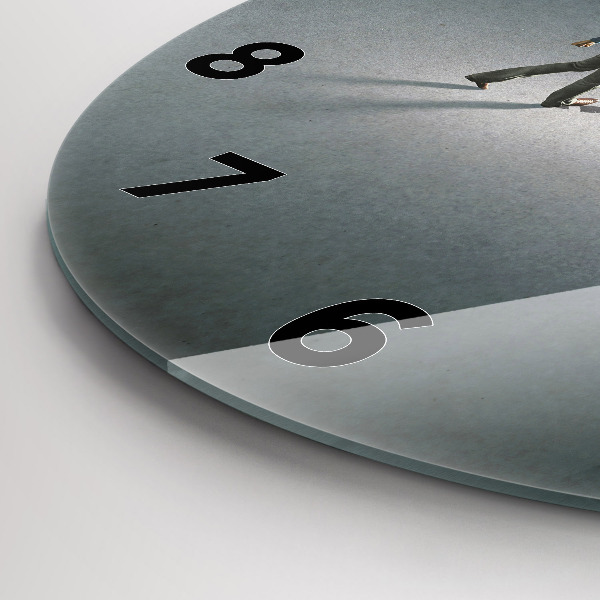 Pendule murale ronde 'Vagabond dans l''obscurité'