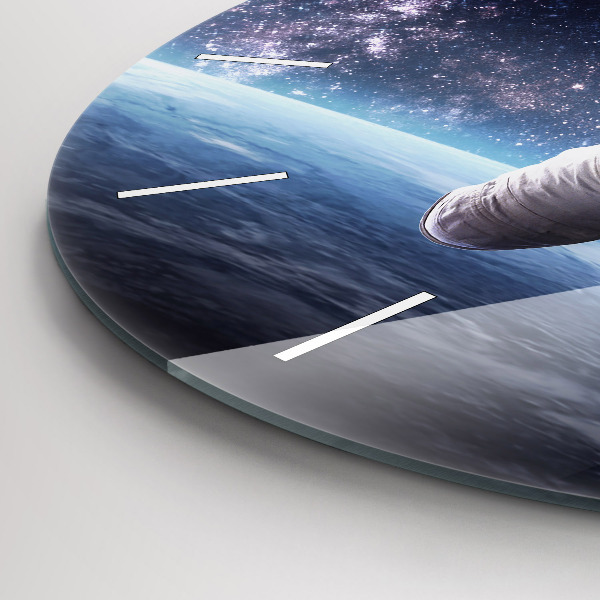 Pendule murale ronde Astronaute au-dessus de la Terre