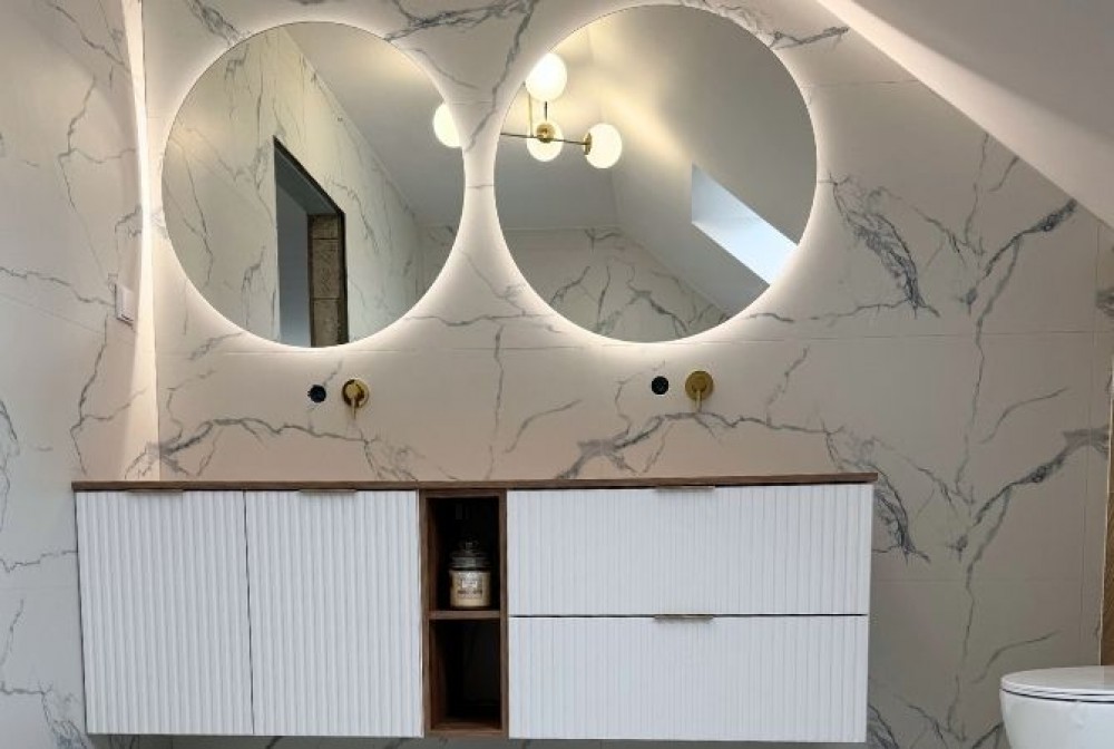 deux miroirs pour la salle de bain